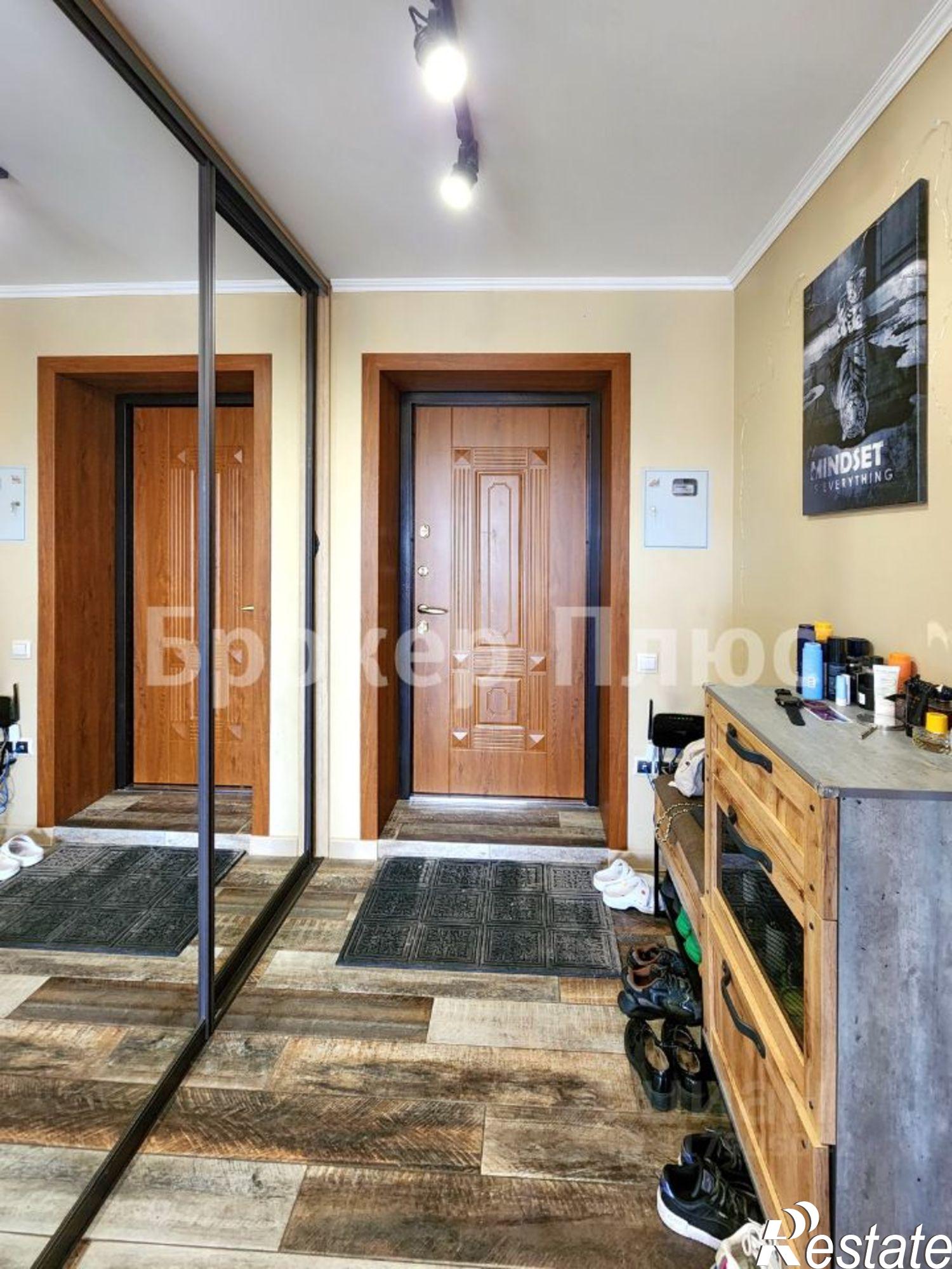 Купить квартиру за 9 900 000 рублей на улица Дружбы, 40