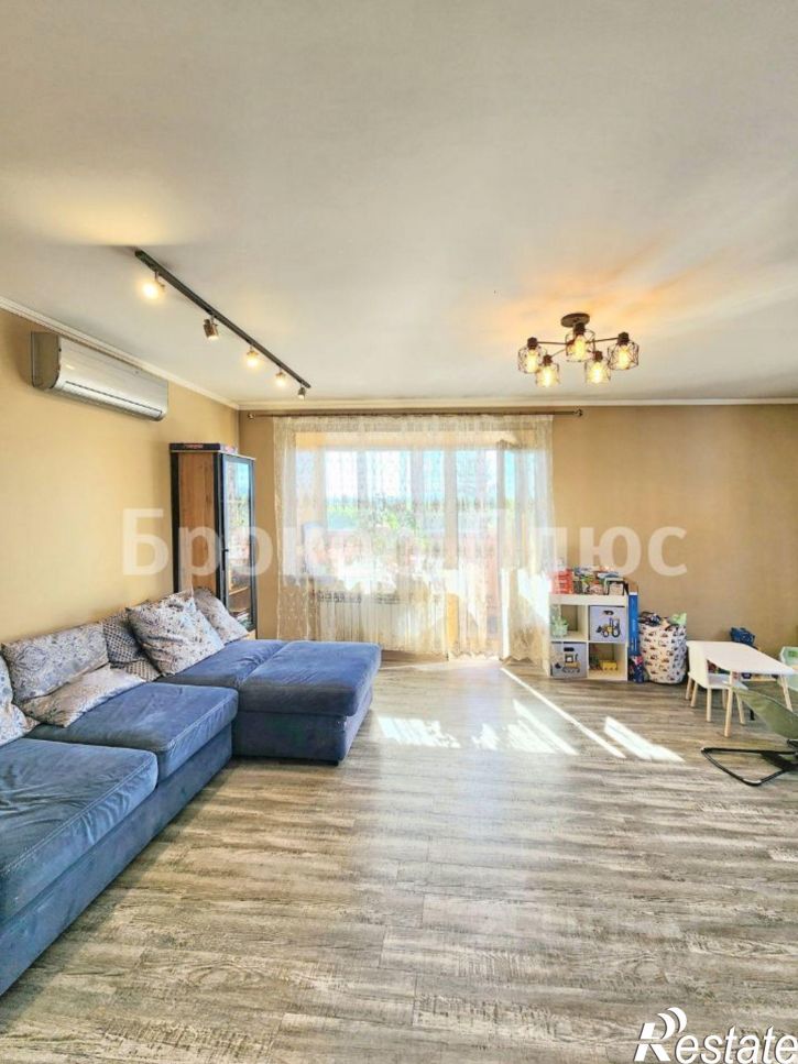 4-комн квартира улица Дружбы, 40,  д. 40