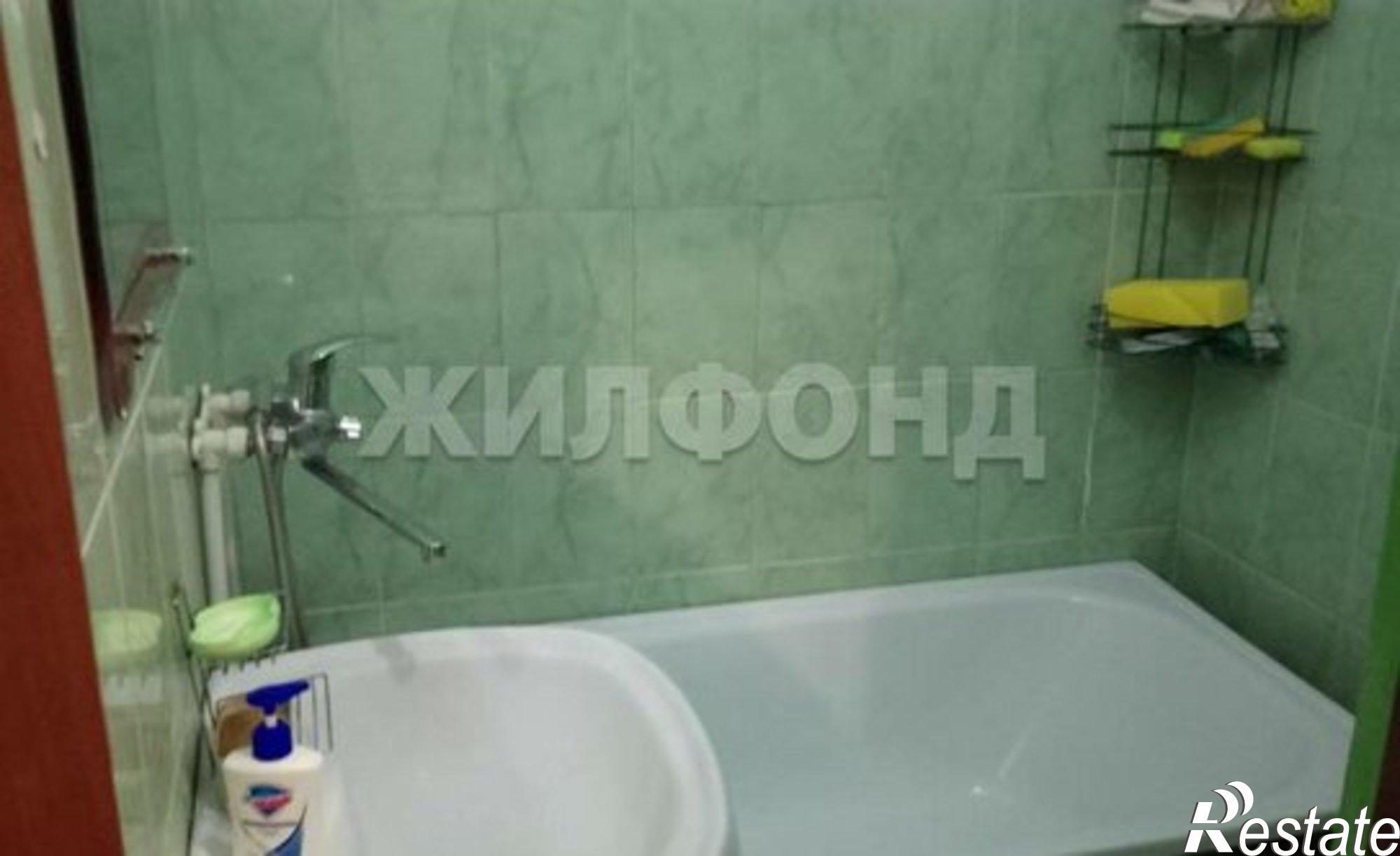 Купить квартиру за 7 400 000 рублей на Кызыл, микрорайон Спутник, Убсу-Нурская улица, 6