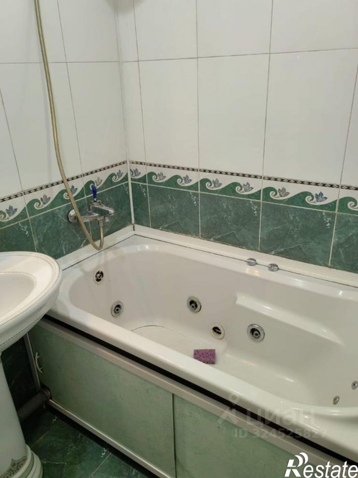 3-комн квартира ул Крылова, 1а,  д. 1а