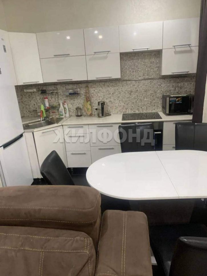 4-комн квартира Кечил-оола улица, д.7е