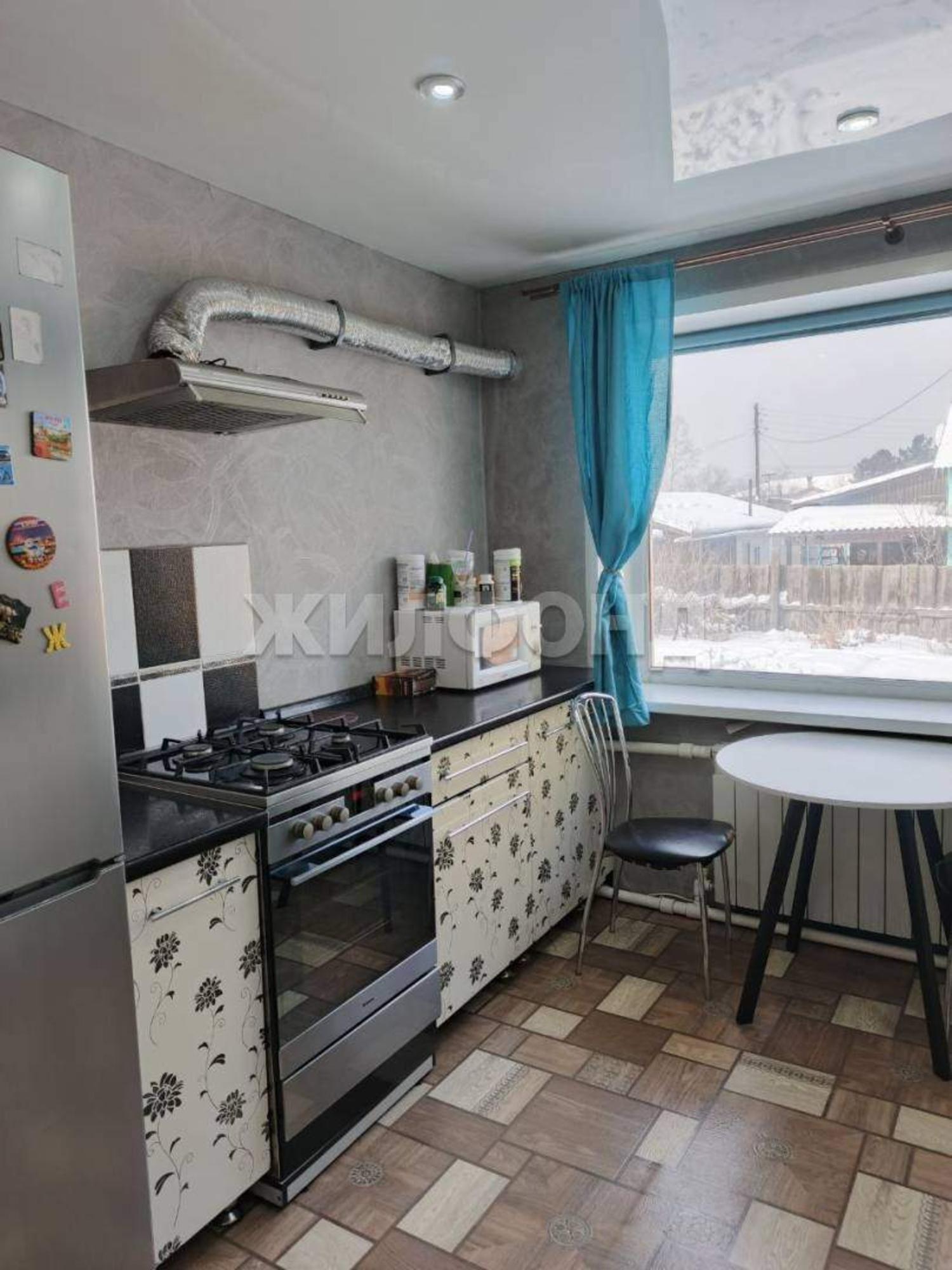 Купить дачу, дом, коттедж за 10 500 000 рублей на Сергея Есенина улица