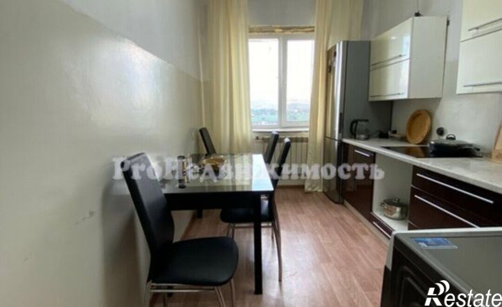3-комн квартира Кызыл, микрорайон Спутник, Убсу-Нурская улица, 4