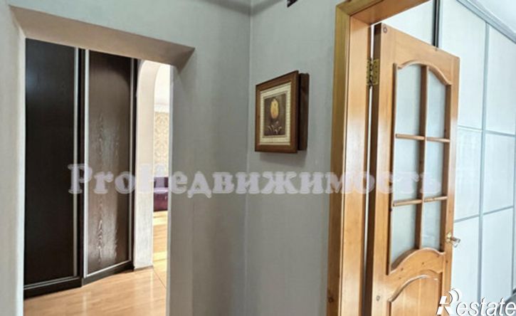 4-комн квартира Кызыл, микрорайон Спутник, Убсу-Нурская улица, 2А