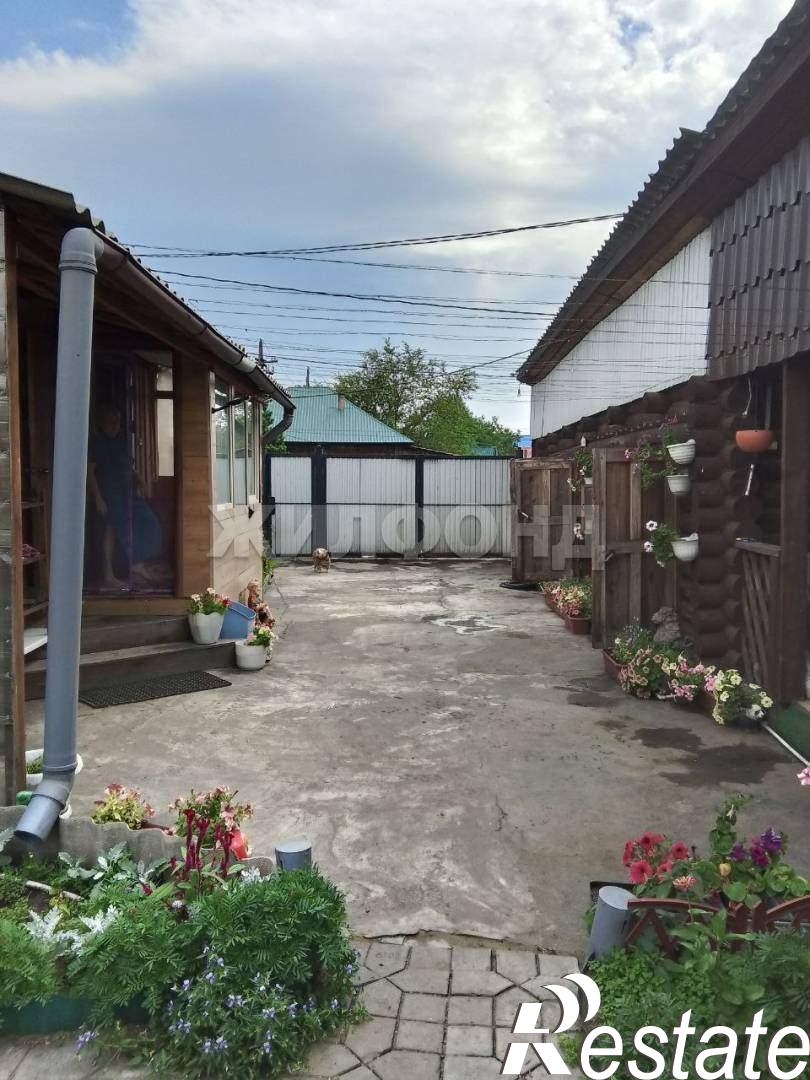 Купить дачу, дом, коттедж за 12 000 000 рублей на Орджоникидзе ул.