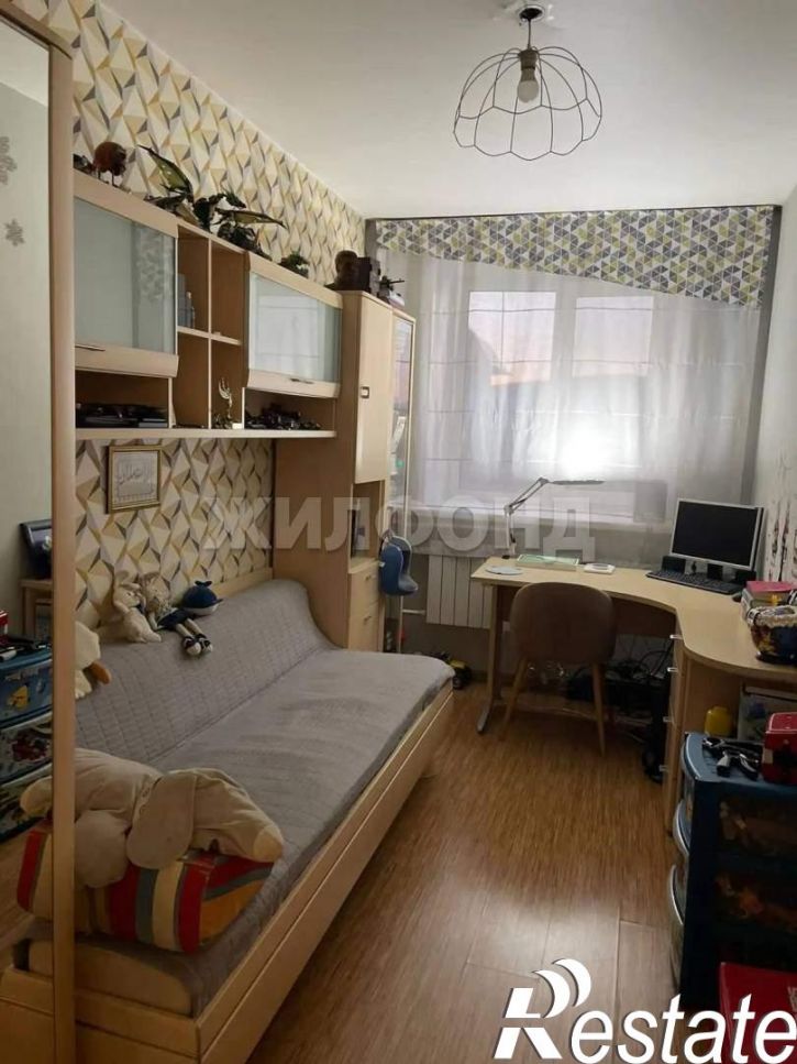 4-комн квартира Кочетова ул., д.95