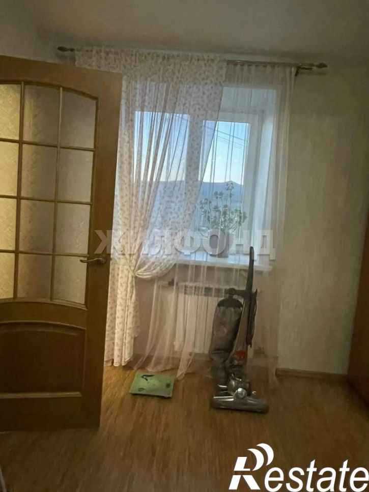 4-комн квартира Кочетова ул., д.95