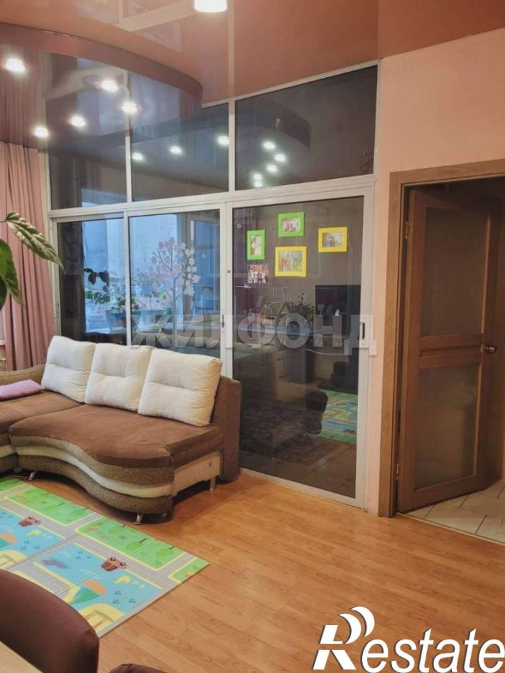 4-комн квартира Калинина ул., д.14