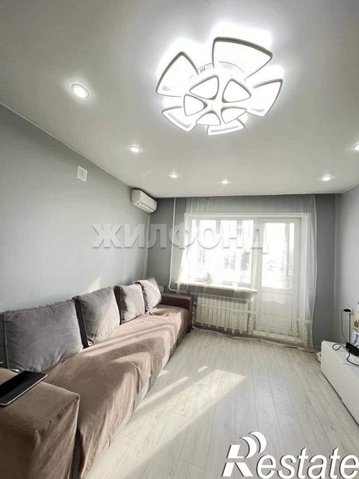 4-комн квартира Калинина ул., д.7