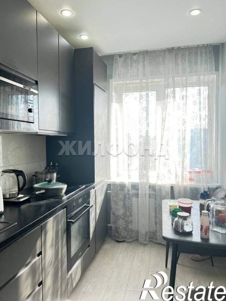 4-комн квартира Калинина ул., д.7